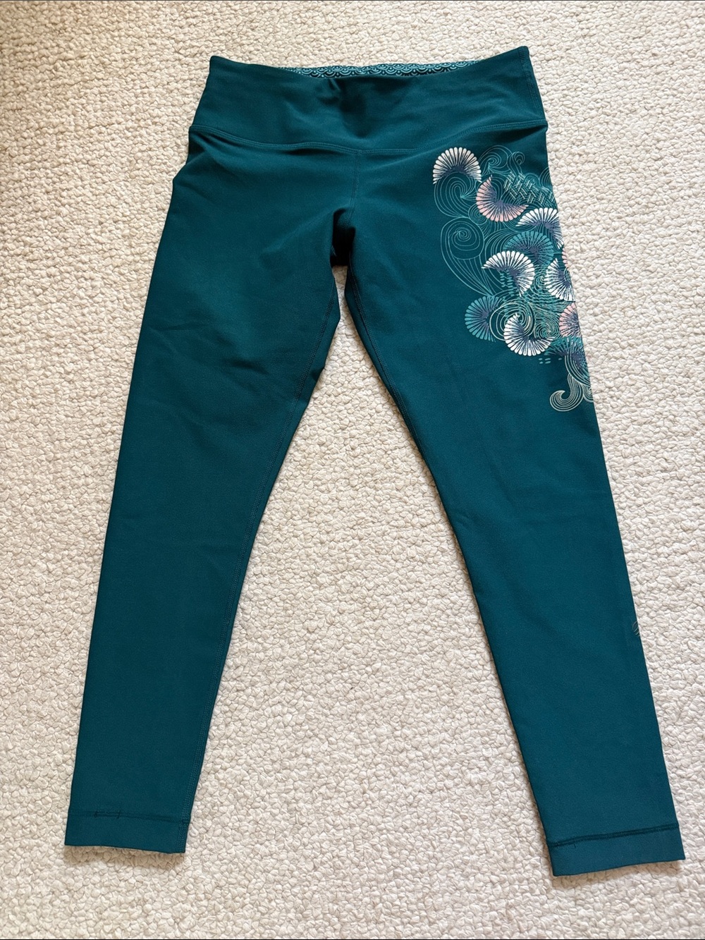 MPG Teal Leggings with Decorative Side Swirl Print, Size M